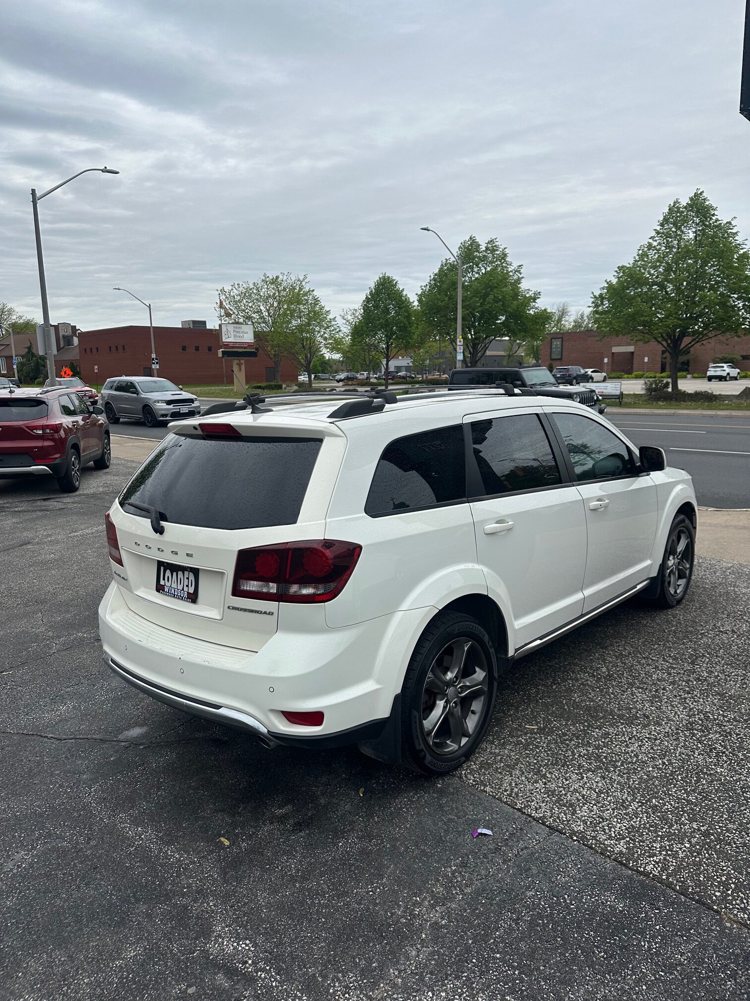 2015 DODGE JOURNEY CROSSROAD 7 PASSENGER (199KM) $8,995 + HST – LEATHER – DVD – NAVIGATION – REMOTE START