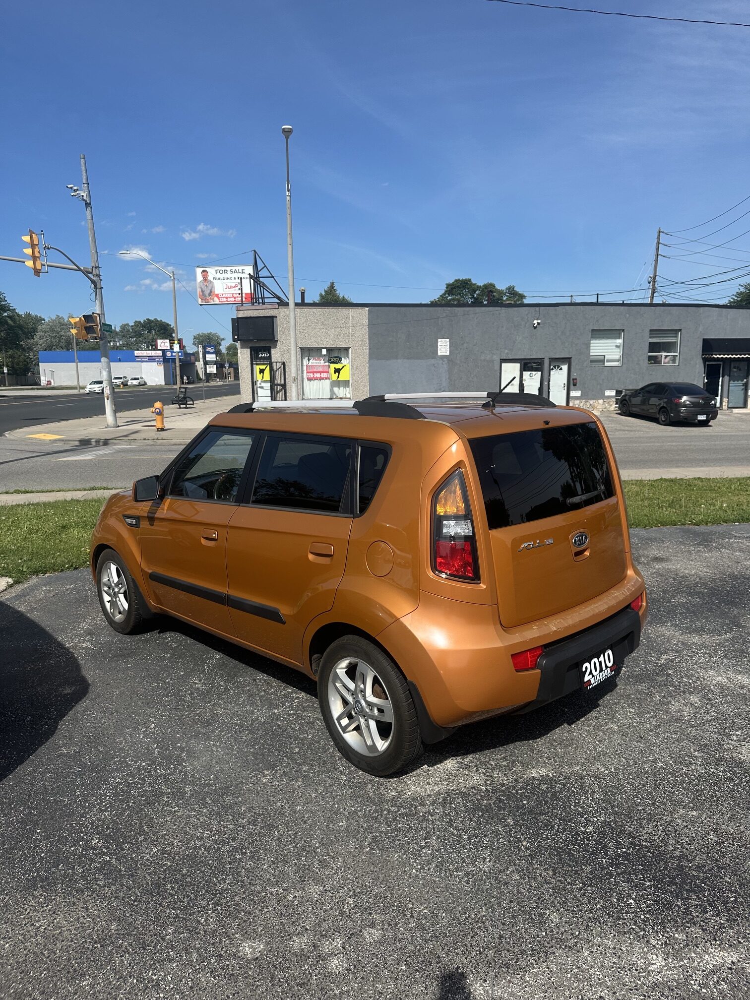 2010 KIA SOUL (211KM) $5,995 + HST – SAFETIED – HEATED SEATS